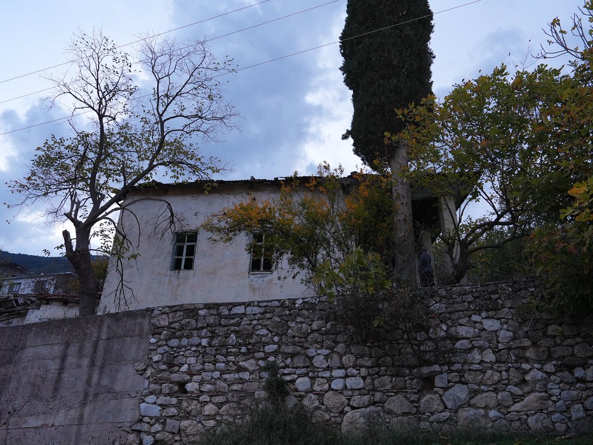 📍 Emlakdere

Emlakdere Muhtarımız Osman Yeşilçayır ile birlikte mahallemizde bulunan Osmanlı döneminden kalma tarihi camimizi yerinde inceledik.

Asırlardan bu yana ayakta duran bu kıymetli mirasımızı yeniden canlandırmak için, ilgili kurumlarımızla birlikte gerekli adımları
