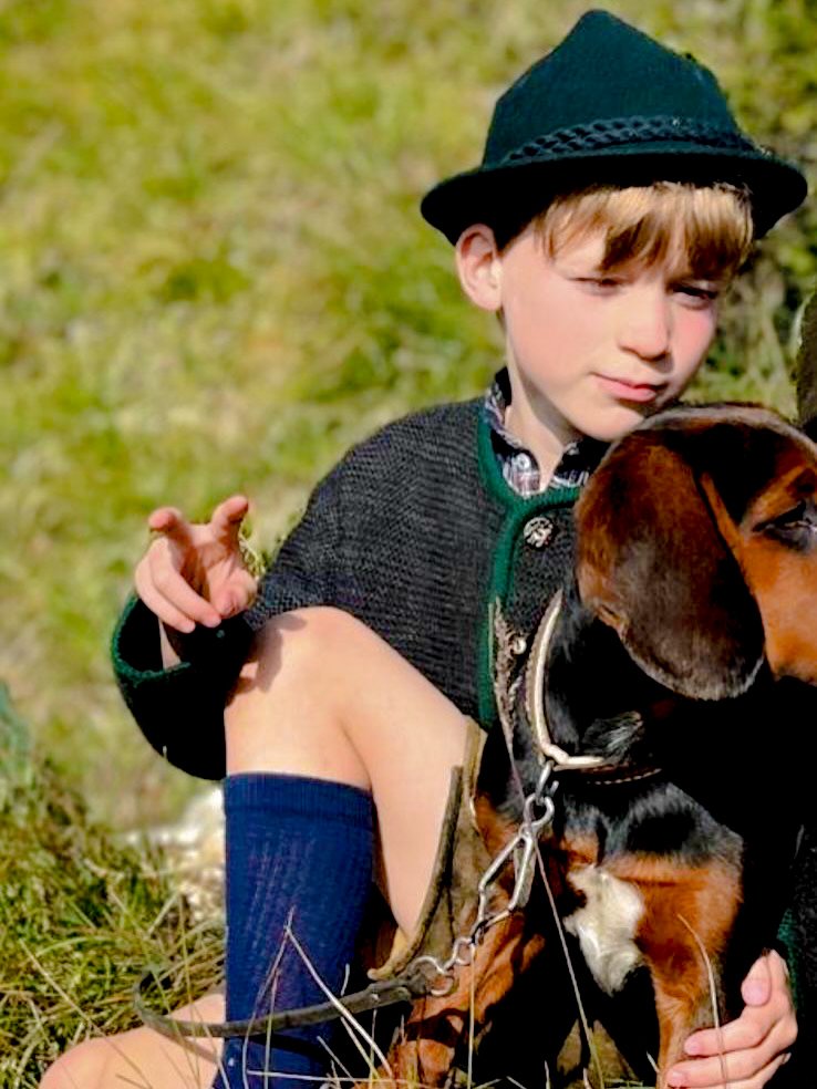 royalchildren_'s tweet photo. Happy 9th Birthday to Prince Liam of Nassau 🎂💚 -November 28th 2025.
.
📷 : Château Les Crostes & Grand Duchess Maria Teresa of Luxembourg on Instagram.
.
#HappyBirthday #birthday #PrinceLiam #Luxembourg https://t.co/olI78DTHQO