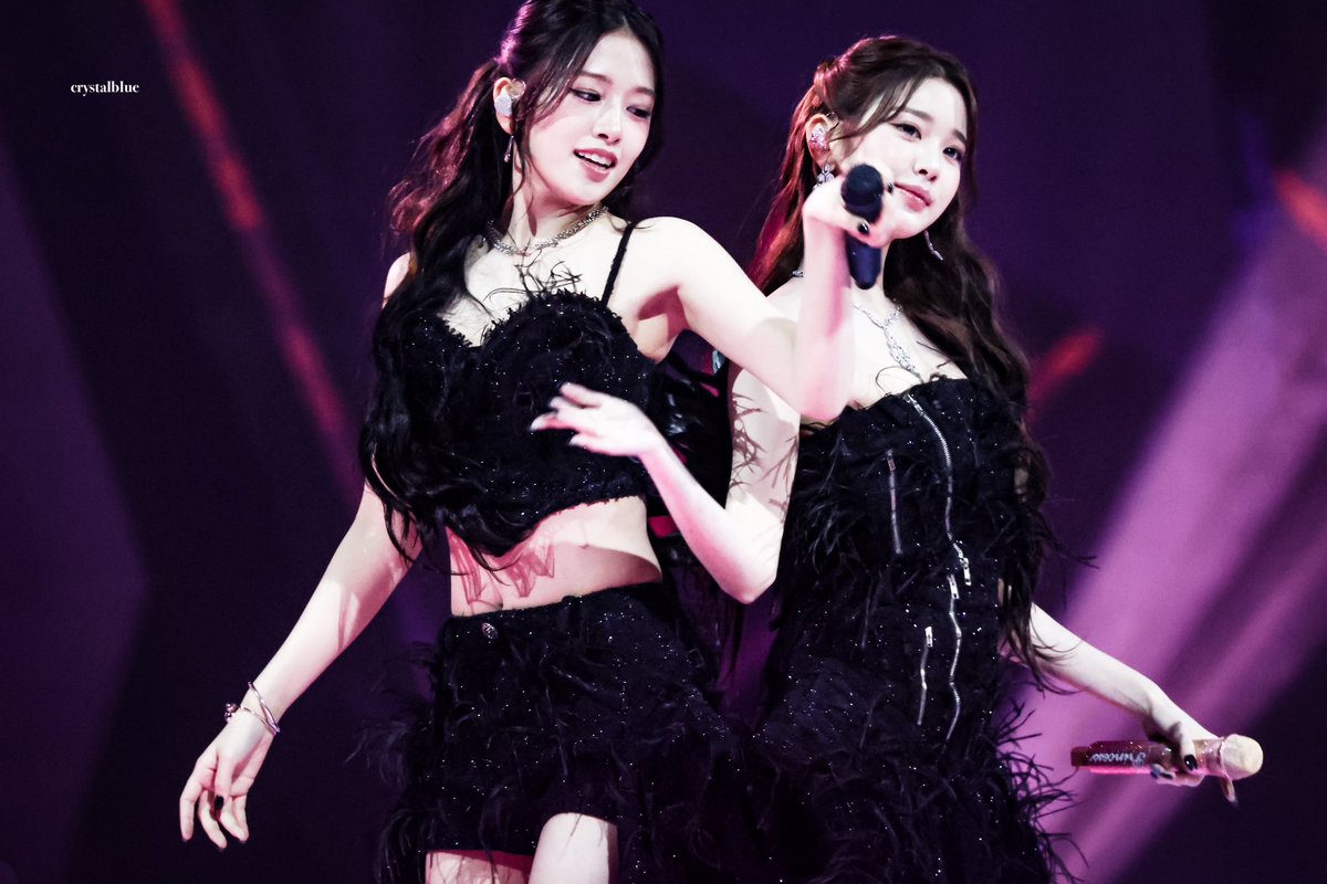 crstalblue_'s tweet photo. 251128 MAMA AWARDS 2025

💜

#아이브 #ive #장원영 #JANGWONYOUNG #ウォニョン  #ANYUJIN #안유진 #ユジン 
#ANNYEONGZ #안녕즈 #アンニョン https://t.co/NE6s1MNVvZ