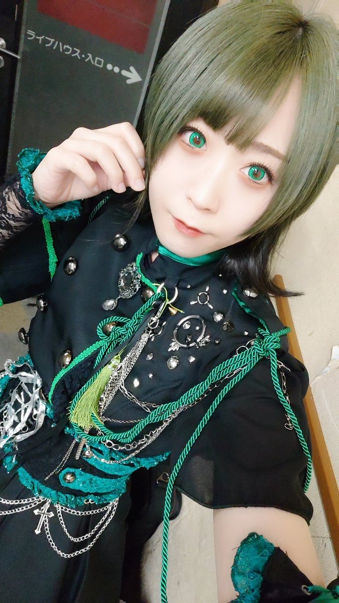 吉祥寺クレッシェンド無料ライブ、
平日にも関わらず沢山の方にお越しいただきありがとうございました！❤️‍🔥
今日もサポートボーカルLeAちゃんとお届けしました👏ありがとっ！
駆け抜けるようなセトリでしたが、会場組も配信組も楽しんでもらえていたら嬉しいです！
🐊りん🐊