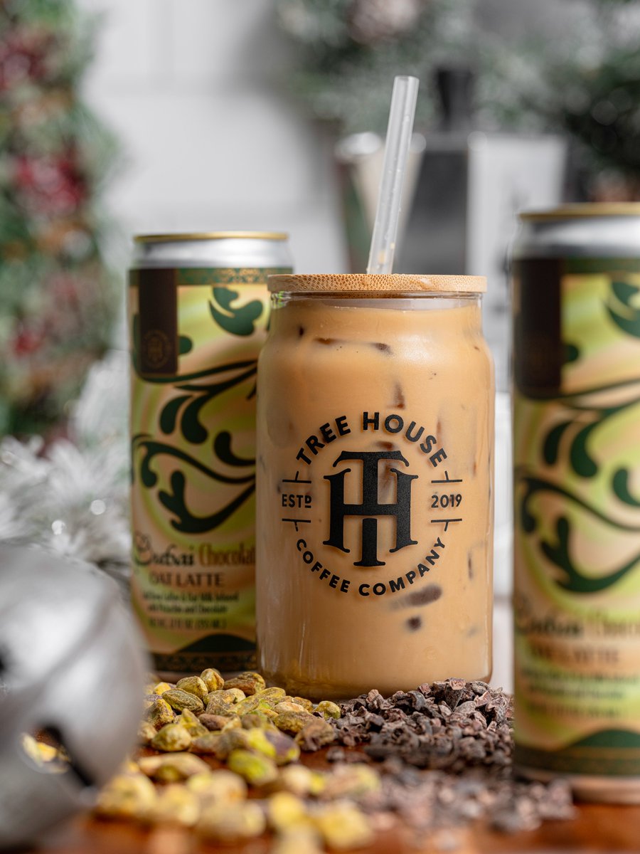 TreeHouseBrewCo's tweet image. 🆕🆕🆕 Dubai Chocolate Oat Latte! 🆕🆕🆕

To create this decadent Tree House beverage, we began by creating a chocolate pistachio syrup from scratch using organic golden sugar, Ethiopian cacao nibs, and pistachio paste. 

We then infused this syrup into our house cold brew…