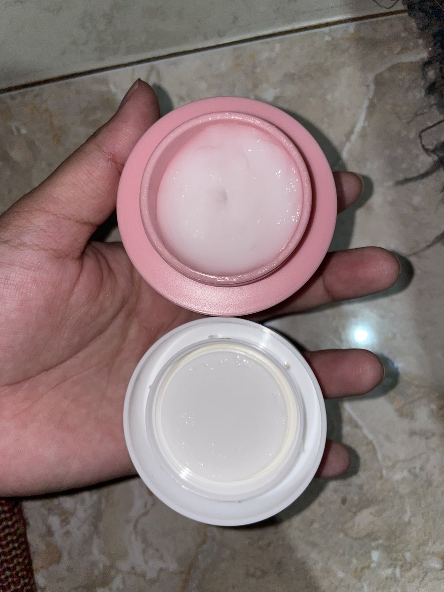 dumpsyacha's tweet photo. wts glowsophy watermelon moisturizer/moist pink 20k aja inc all, pemakaian bersih ya exp 2027 

shopee gratong cod https://t.co/RWToZC5xG3 https://t.co/1wy5iTzUCm