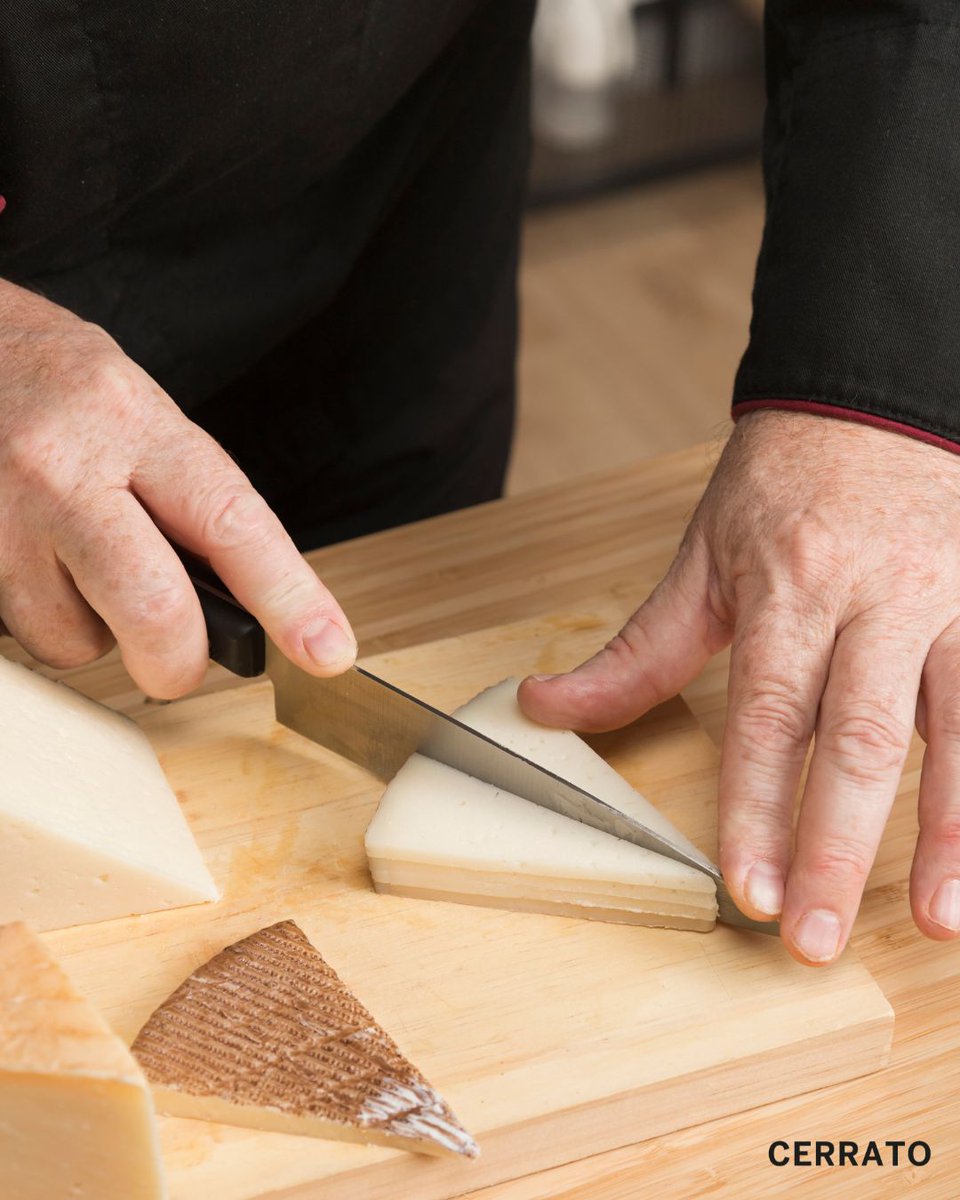🧀 @quesoscerrato: tradición y sabor en cada bocado.

Atrévete a descubrir sus quesos. ¿Sabías que cuenta con 14 Premios Cincho (5 de oro, 5 de plata y 4 de bronce) y
12 premios World Cheese Awards (4 de oro, 2 de plata y 6 de bronce)?