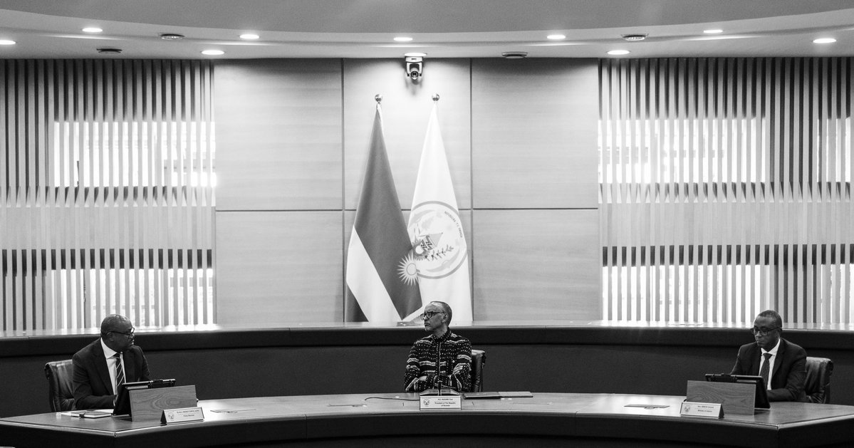 This afternoon at Urugwiro Village, President Kagame is chairing a Cabinet meeting.