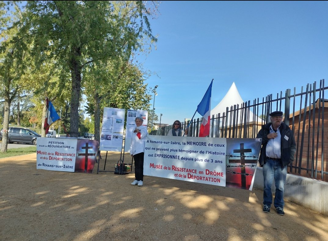 2/2 Mobilisation le 7 décembre, de 10h à 12h, place Jean Jaurès à Romans sur Isère, pour soutenir la réouverture du Musée de la #Resistance en #Drôme . Nous comptons sur votre présence <a href="/MonnierThibaut/">Thibaut Monnier</a> <a href="/LisettePollet/">Lisette Pollet 🕊🎗️Ⓜ️ 🇫🇷</a> <a href="/LeDL26et07/">Le Dauphiné Libéré Drôme et Ardèche</a>  <a href="/icidromeardeche/">ICI Drôme Ardèche</a> 
🇨🇵🇨🇵