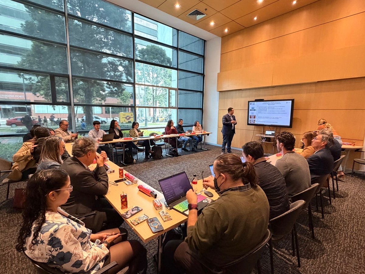 En sesión de la Comisión de Economía Digital de la ICC <a href="/camaracomerbog/">Cámara de Comercio de Bogotá</a> donde se presentan los resultados obtenidos este año, la validación del estudio de brechas talento humano para el sector TEC por parte de MIN  trabajo y validación de dos programas de formación Uniempresarial.