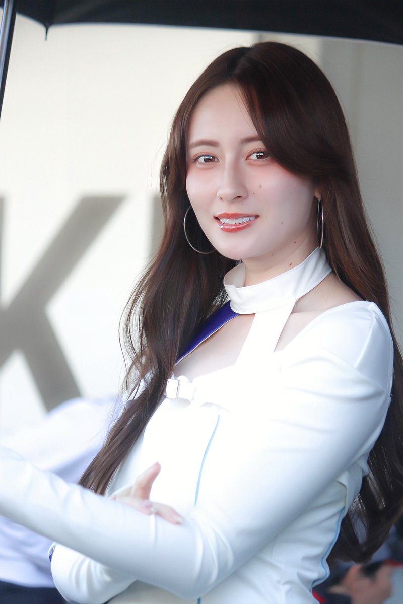 RakuEva2's tweet image. 2025 SUPER FORMULA Rd.10-12 鈴鹿サーキット

#KDDIレースアンバサダー 
鈴木 南美( @suzunamiii )さん

꒰ᐡ⸝ɞ̴̶̷ ·̮ ɞ̴̶̷⸝ᐡ꒱🤍
#sformula #KDDI #鈴鹿サーキット #鈴木南美