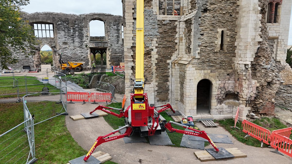 spidercranes's tweet photo. NEWARK MEDIEVEL CASTLE REGENERATION... Newark Castle has stood the test of time to say the least.  We have had our Lightweight Aluminium Bocker RK36 lifting steel on the project... https://t.co/WPhapBsJgG