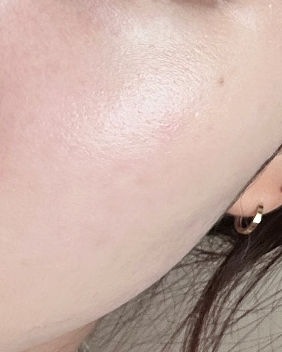 pring_light's tweet image. #광고 #RT이벤트

피부가 바싹 마르는 요즘
윤광이 도는 꿀피부 만드는 법 대공개 ⭐️

광채세럼으로 쫀득 윤광 기초 만들어주고
틴티드 선세럼 베일커버로 톤까지 보정해
완성하는 조선미녀 꿀광정식 🍯
 
RT해주신 3분께 광채 프로폴리스 세럼을 선물로 드립니다!
 
🔗광채세럼…