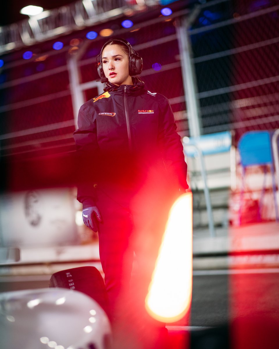 f1academy's tweet image. Here&apos;s to the people of the F1 Academy paddock who keep things running smoothly. 👏

We couldn&apos;t have done this year without you. 🫶

#F1Academy #LasVegasGP