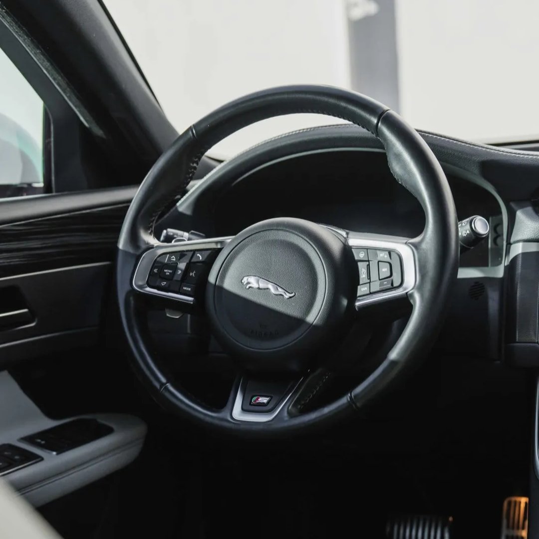 Bringatrailer's tweet image. The rare Panthera onca 

bringatrailer.com/listing/2018-j…