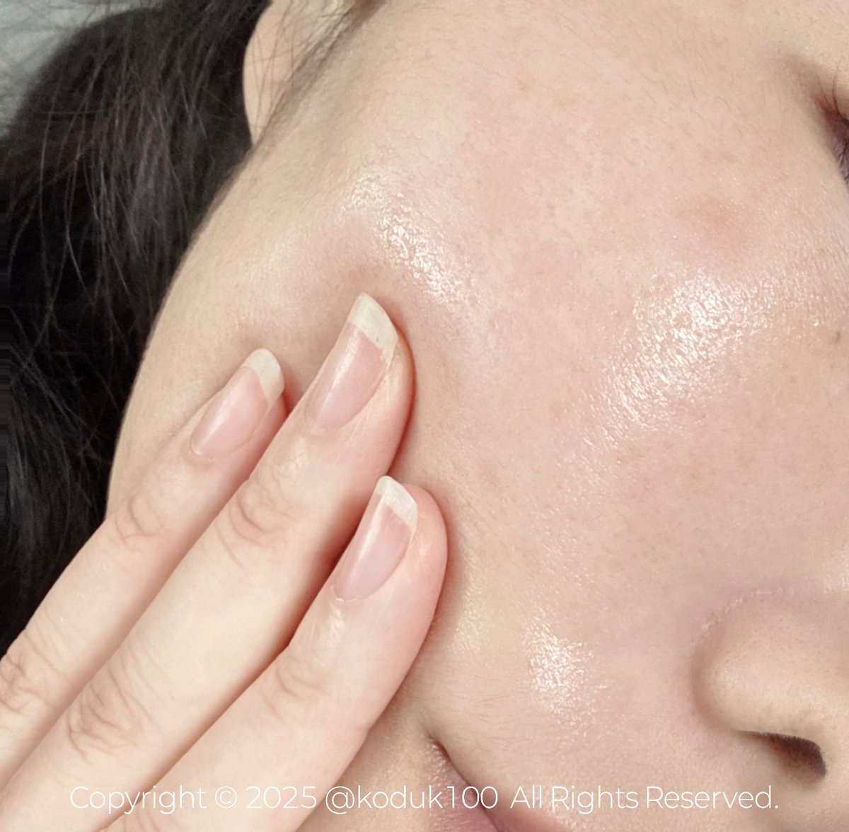 koduk100's tweet image. #광고 #RT이벤트
건조한 겨울철 뭘 발라도
들뜨는 화장이 고민이면➰️
12월 올영세일 때 꼭 담아야하는 조선미녀 3종세트를 추천드려요

• 쫀쫀한 광채세럼
• 결,톤 보정이 한번에 되는 틴티드 선세럼 베일커버 
• 수분광 가득 맑은쌀선크림

타래로⬇
* RT 해주신 3분께 세럼을 드립니다