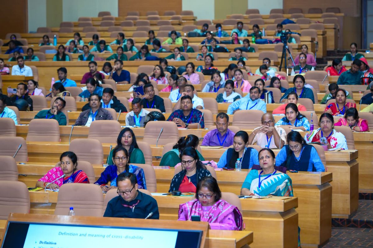 DDNewsOdia's tweet image. ଉଚ୍ଚ ମାଧ୍ୟମିକ ଶିକ୍ଷା ନିର୍ଦ୍ଦେଶାଳୟ ଅଧିନ ବେସରକାରୀ ଅନୁଦାନପ୍ରାପ୍ତ ଉଚ୍ଚ ମାଧ୍ୟମିକ ବିଦ୍ୟାଳୟର ପିଜିଟି ଶିକ୍ଷକ ଶିକ୍ଷୟିତ୍ରୀଙ୍କ ପ୍ରଶିକ୍ଷଣ କାର୍ଯ୍ୟକ୍ରମ ଆଜି ଶେଷ ହୋଇଛି । ଏହି ପ୍ରଶିକ୍ଷଣରେ ୯୦ ଜଣ ପିଜିଟି ଶିକ୍ଷକଶିକ୍ଷୟତ୍ରୀ ଯୋଗ ଦେଇଥିଲେ I 
@SSEPD2 #PGT #TrainingProgram