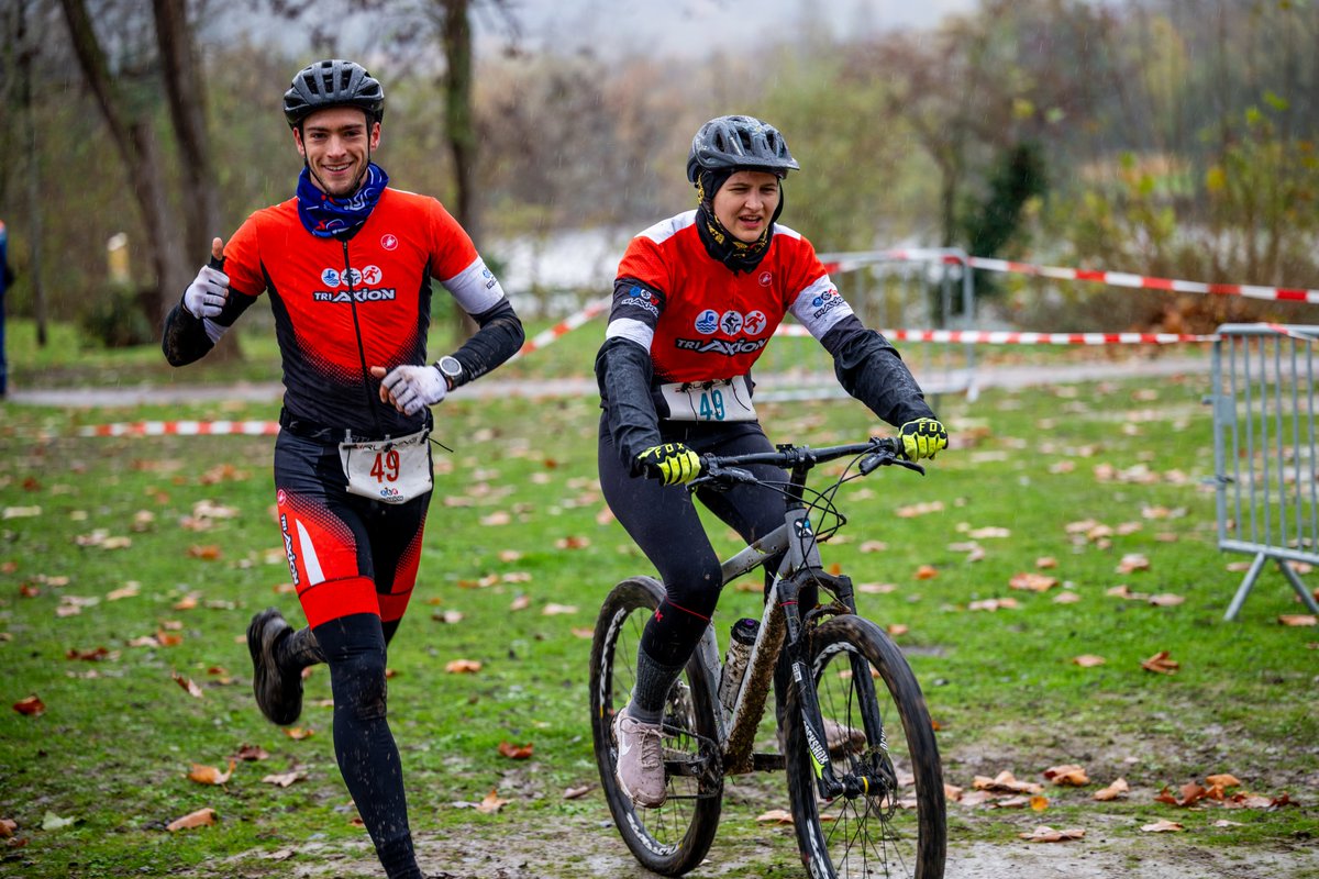 Sdis_95's tweet photo. [#RunandBike] Dimanche 23 novembre 2025 s’est tenu le 2ᵉ Championnat de Run & Bike des sapeurs-pompiers du Val-d’Oise à la base de loisirs de Cergy-Neuville.🚴‍♀️🏃
​
Un grand bravo à tous les participants pour leur engagement et leur performance avec une mention spéciale pour Hakeem et Tyméo, nos deux jeunes sapeurs-pompiers de Villiers-le-Bel, pour leur 2ᵉ place au classement général, au 7 km mais également au lieutenant Hugo G, adjoint au chef de centre de Franconville et au lieutenant Simon L.B, adjoint au chef de centre d’Eragny-sur-Oise pour leur 3ᵉ place/60 au 16 km.

Merci aux bénévoles, aux vétérans mobilisés et à toutes les personnes ayant contribué à l’organisation et à la réussite de cet événement ! 🌟

📸S.Avenant
