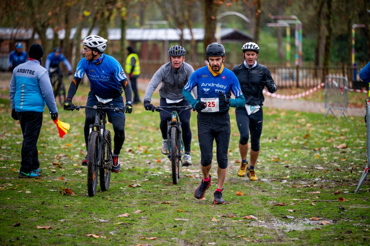 Sdis_95's tweet photo. [#RunandBike] Dimanche 23 novembre 2025 s’est tenu le 2ᵉ Championnat de Run & Bike des sapeurs-pompiers du Val-d’Oise à la base de loisirs de Cergy-Neuville.🚴‍♀️🏃
​
Un grand bravo à tous les participants pour leur engagement et leur performance avec une mention spéciale pour Hakeem et Tyméo, nos deux jeunes sapeurs-pompiers de Villiers-le-Bel, pour leur 2ᵉ place au classement général, au 7 km mais également au lieutenant Hugo G, adjoint au chef de centre de Franconville et au lieutenant Simon L.B, adjoint au chef de centre d’Eragny-sur-Oise pour leur 3ᵉ place/60 au 16 km.

Merci aux bénévoles, aux vétérans mobilisés et à toutes les personnes ayant contribué à l’organisation et à la réussite de cet événement ! 🌟

📸S.Avenant