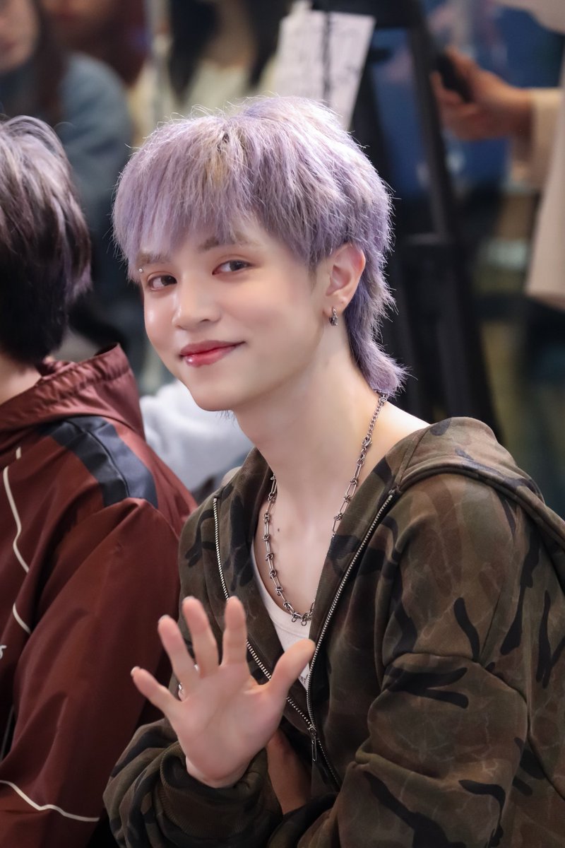 ZaaYaoi's tweet image. วันนี้หล่อมากครับ คุณพี่ชิสุ🤙
#ThailandMusicCountdown #TMC2025 
#TMCLIVEXHOWLS #HOWLS_TH #HOWLS_NO2 
#MC999 
@Jamesnagon #JamesNA