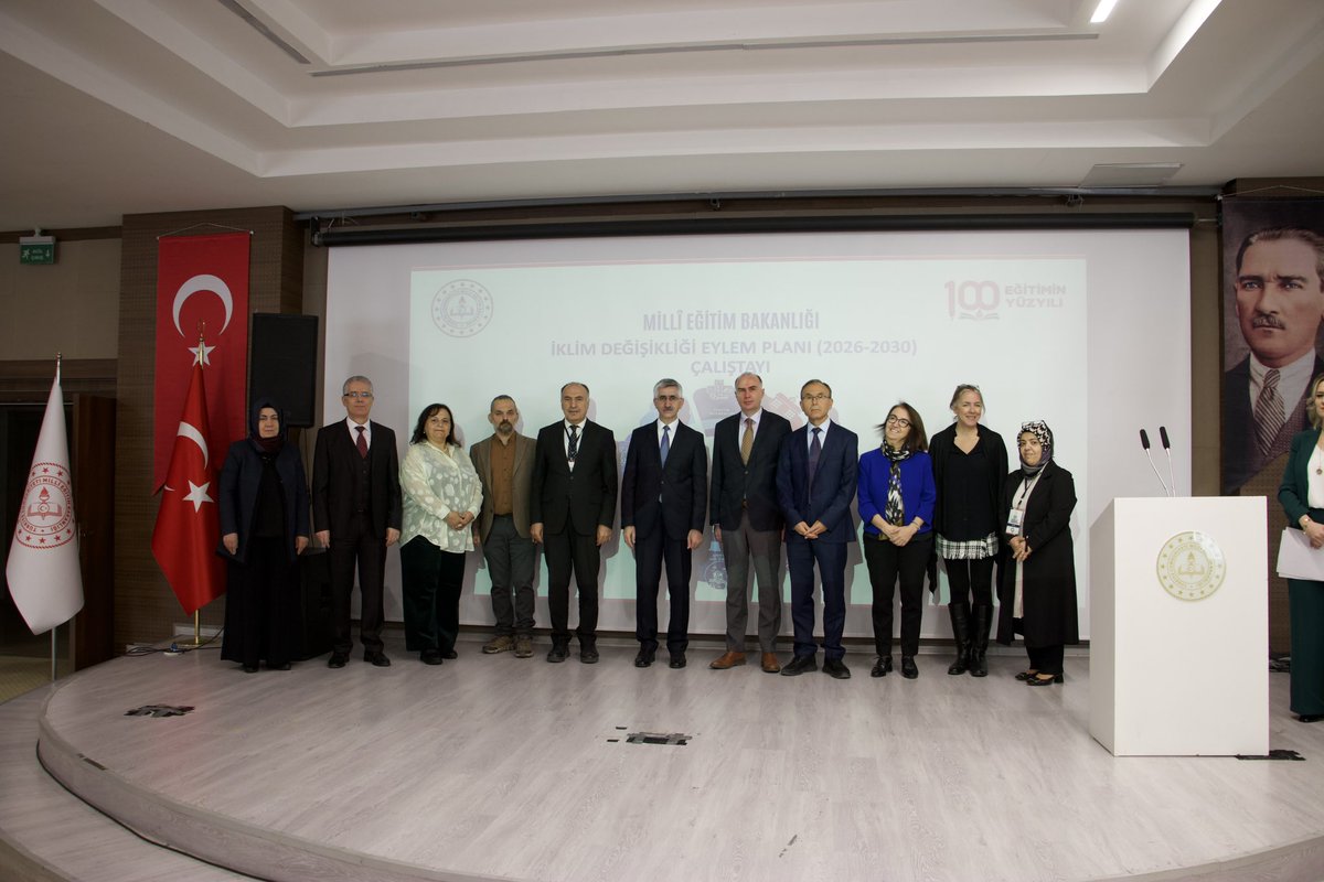 Millî Eğitim Bakan Yardımcısı <a href="/yilmaznazif/">Nazif Yılmaz</a>, “İklim Değişikliği Eylem Planı (2026-2030) Hazırlık Çalıştayı”nın Açılış Programı’na Katıldı

26-28 Kasım 2025 tarihlerinde Ankara’da düzenlenen çalıştay; öğretim programlarından yeşil okul uygulamalarına, afet ve acil durum