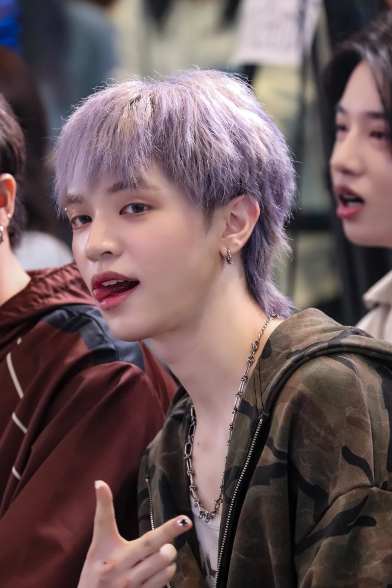 ZaaYaoi's tweet image. วันนี้หล่อมากครับ คุณพี่ชิสุ🤙
#ThailandMusicCountdown #TMC2025 
#TMCLIVEXHOWLS #HOWLS_TH #HOWLS_NO2 
#MC999 
@Jamesnagon #JamesNA