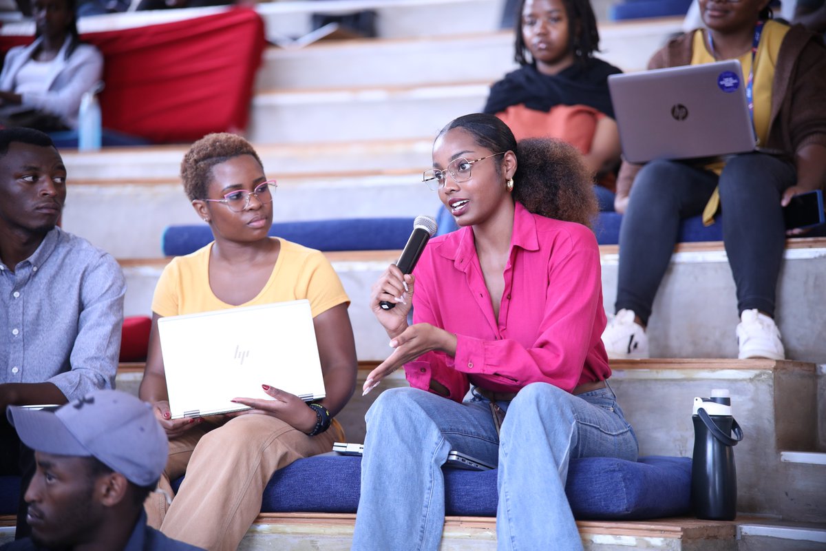 Cybersec_Rwanda's tweet photo. Today, NCSA joined @alueducation for an online safety awareness session with students, held as part of the global 16 days of activism against Digital Gender-Based Violence.

#TekanaOnline https://t.co/v5w72fHnMw