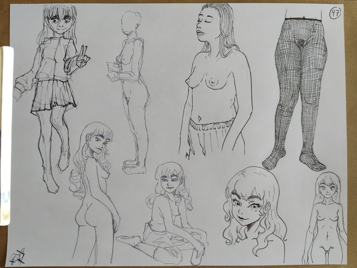 Rkgk sheet n°46 
Same practice as the last page. In this real references and a sketch trying to not lift the pencil (went bad xD). I freaking love black tights btw #dailysketch #sketch #sketchart #rkgk #fountainpen #ink