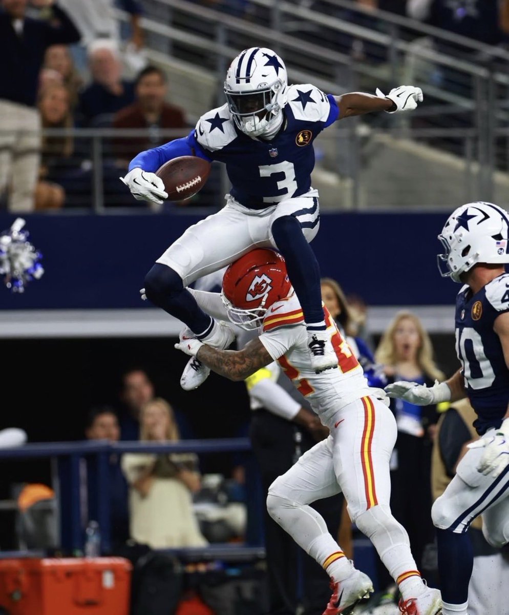 Thanksgiving was elite!! My youngins got em one 🏆 x Knock off the chiefs