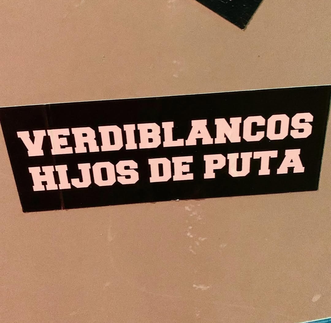 bargon_svq's tweet photo. QUE RETUMBE SEVILLA! https://t.co/0mllMXzAQm