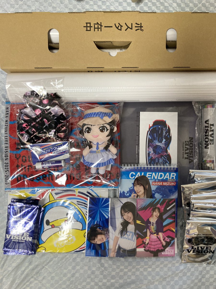 LIVE VISIONのグッズ届いて開封の儀！ アクスタは揃わず！！ NANACAは