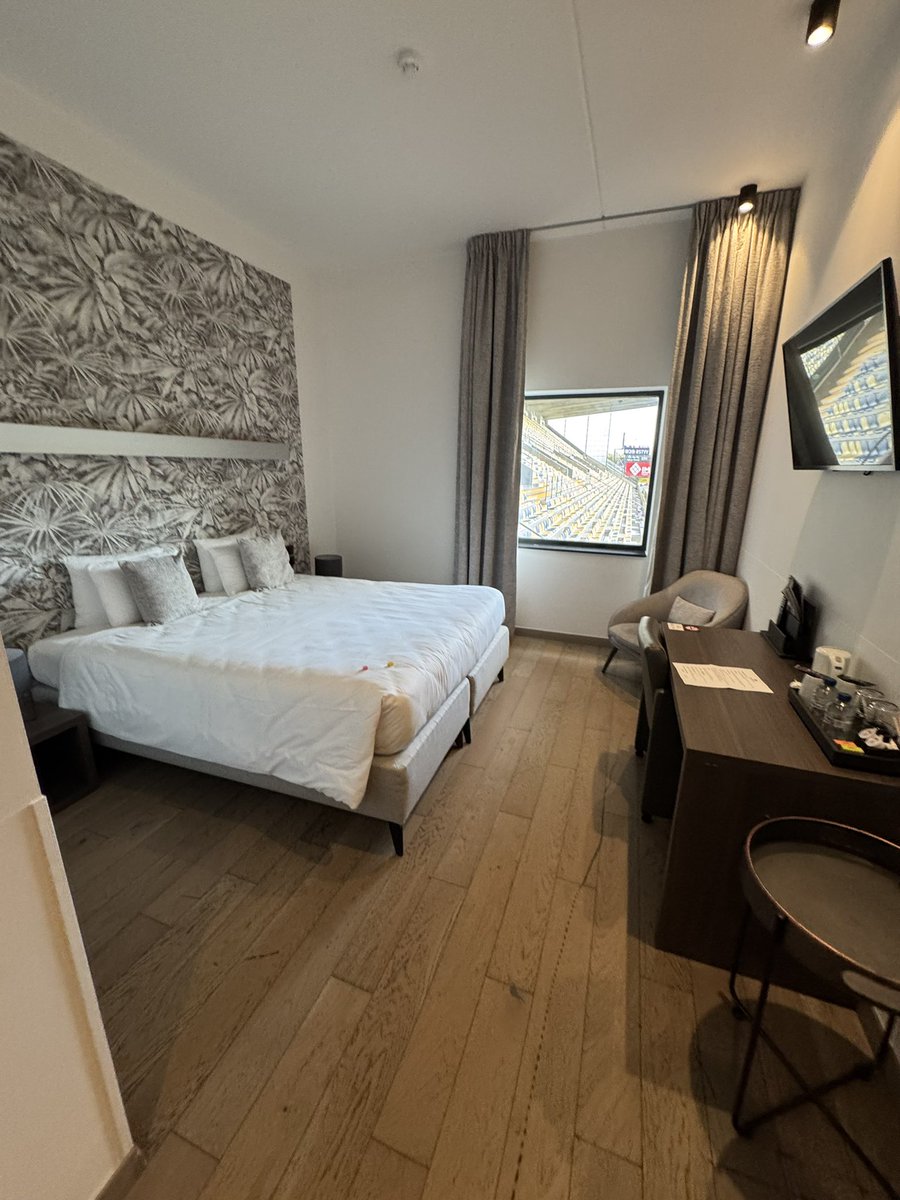 RTamura_16's tweet image. シントトロイデンのホテル併設スタジアム！これはテンション上がらざるを得ないです
#STVV