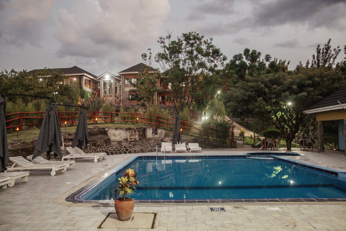 Evenings at the Paradise.❤️

🌎 kyangabicrater.com

#VisitKyangabi