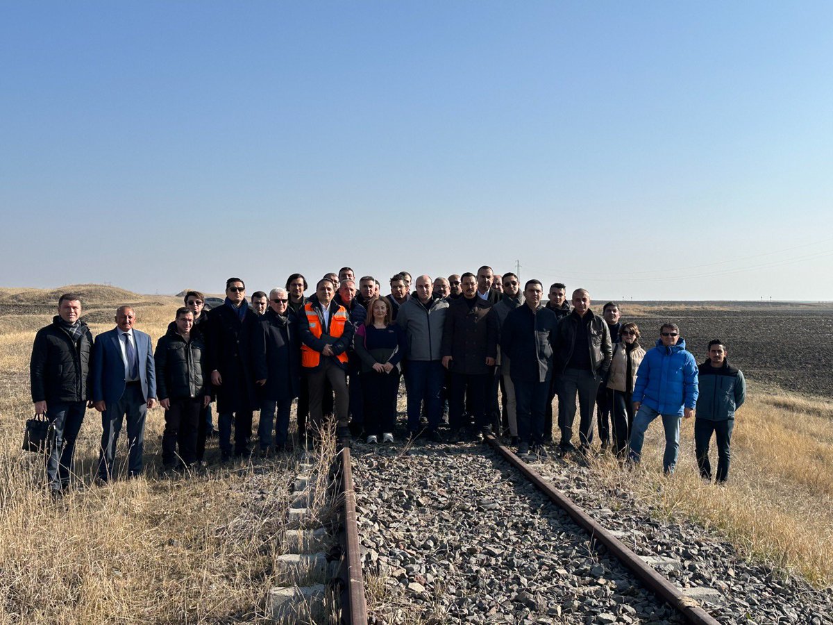 MFAofArmenia's tweet image. Within the framework of the agreement reached during the meetings between the Special Representatives for the #Armenia-#Türkiye Normalization Process, representatives of the relevant institutions of the two countries convened on 28 Nov 2025, at the Akyaka–Akhurik border crossing