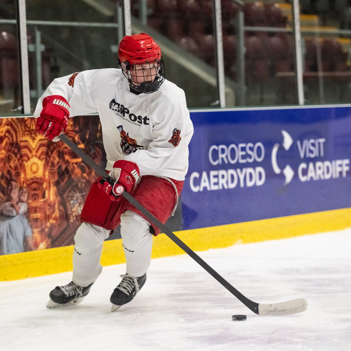 CardiffFireIHC's tweet photo. Dialled in and ready to bring on the weekend ๐๐ช
The team are ready for the challenge! Come and support us this Sunday night ๐
Can you spot our brand new MiPost training jerseys making their debut on home ice? ๐ฅ๐
#CF10Years #FireHockey #FireItUp https://t.co/wBLS8LarkW