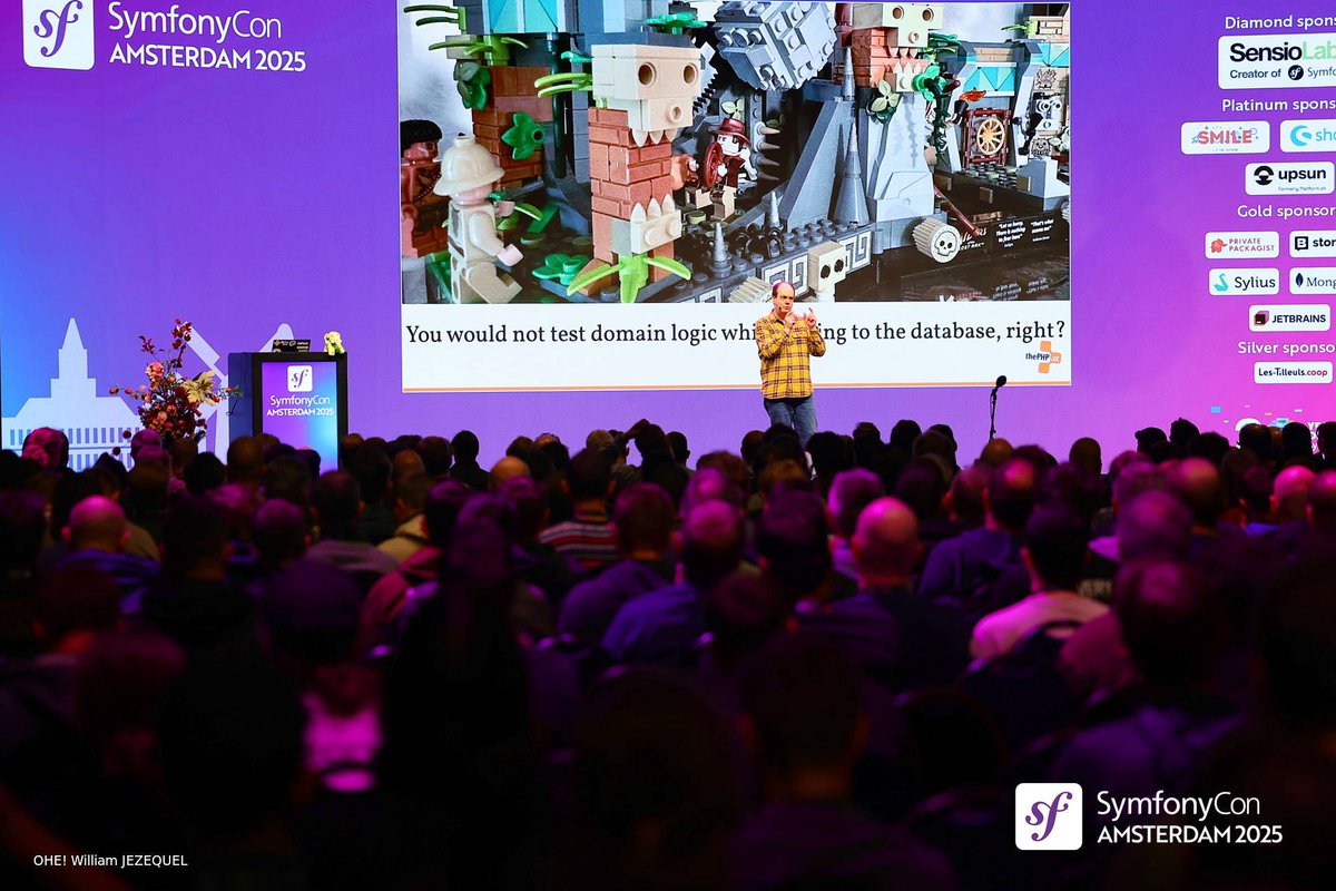 symfonycon's tweet image. 💥 Live on stage a few moments ago: Sebastian Bergmann!

He’s diving into “Testing with(out) dependencies)” — helping everyone at #SymfonyCon Amsterdam 2025 finally understand when to mock, when to stub, and when to trust the real thing! 🎉🧪

#Symfony #PHP #Testing #PHPUnit