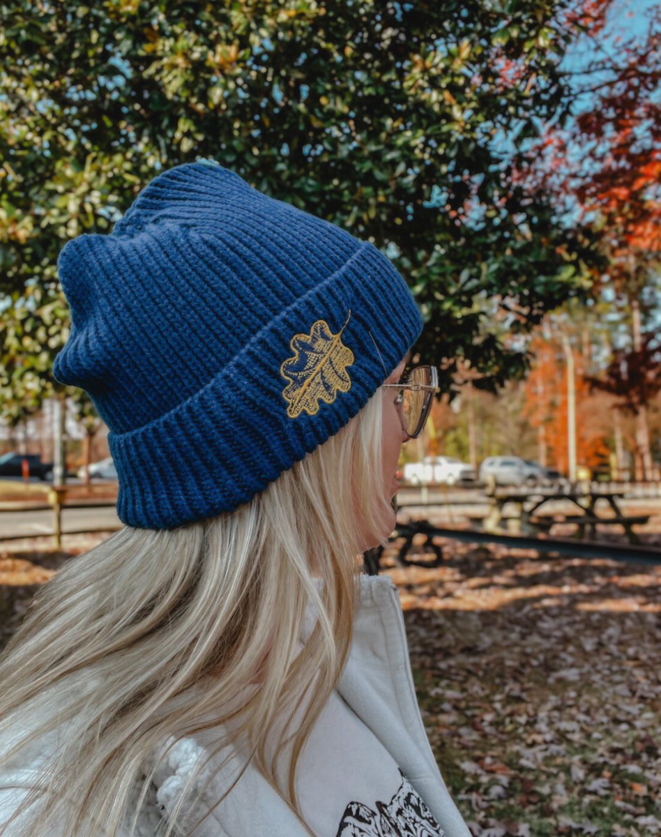 Cold day, cozy vibes!
.
We’re opening at noon, so come swing by, sip a beer, and check out our merch for your Secret Santa...or for yourself 👀
.
PS: You can now order our merch online, too! Order now: commerce.arryved.com/location/BVA2R…
.
#OakCityBrews #Knightdale #Raleigh #drinklocalnc