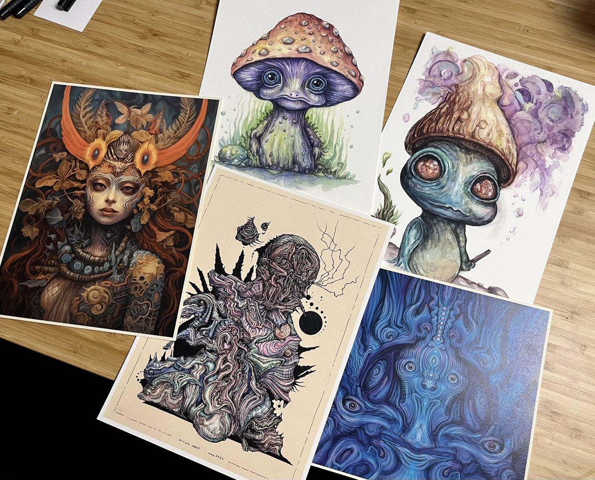 kilio_art's tweet image. Hey! These prints of my paintings are now available on @foster_protocol ! 

If you&apos;re looking for a cool present for a yourself or a friend this season ❤️ 
And text if curious about more print options :)

Link below, Much love!!