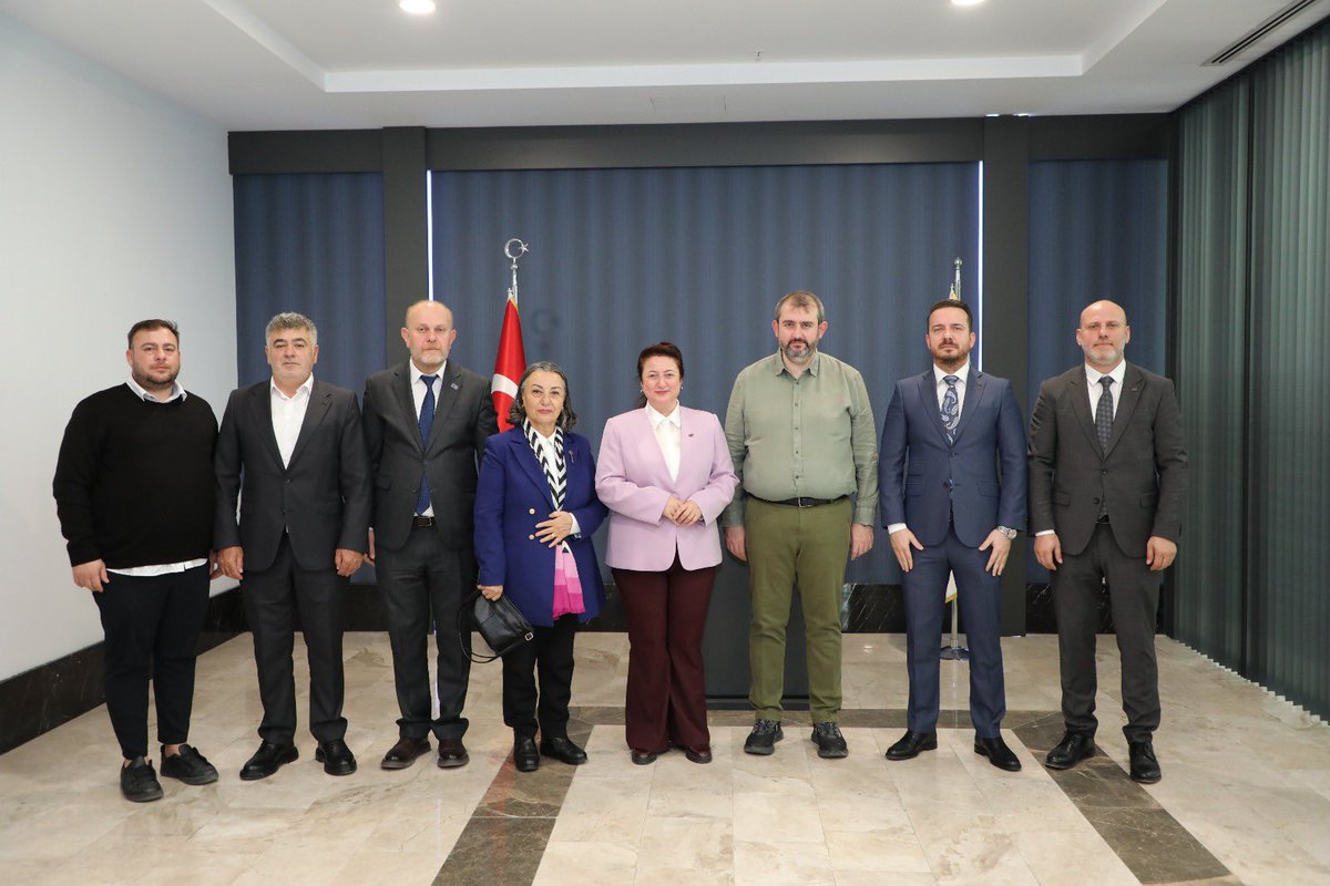 Yerel Yönetimler Başkanlığı ziyaretlerimiz kapsamında Güngören Belediye Başkanı Sayın Bünyamin Demir’i ziyaret ettik. İlçe sakinlerimizin hayatına dokunacak projelerimizi paylaşırken, ortak çalışma iradesinin sıcak ve samimi zeminde filizlendiğine şahit olduk.

Güngören’e değer