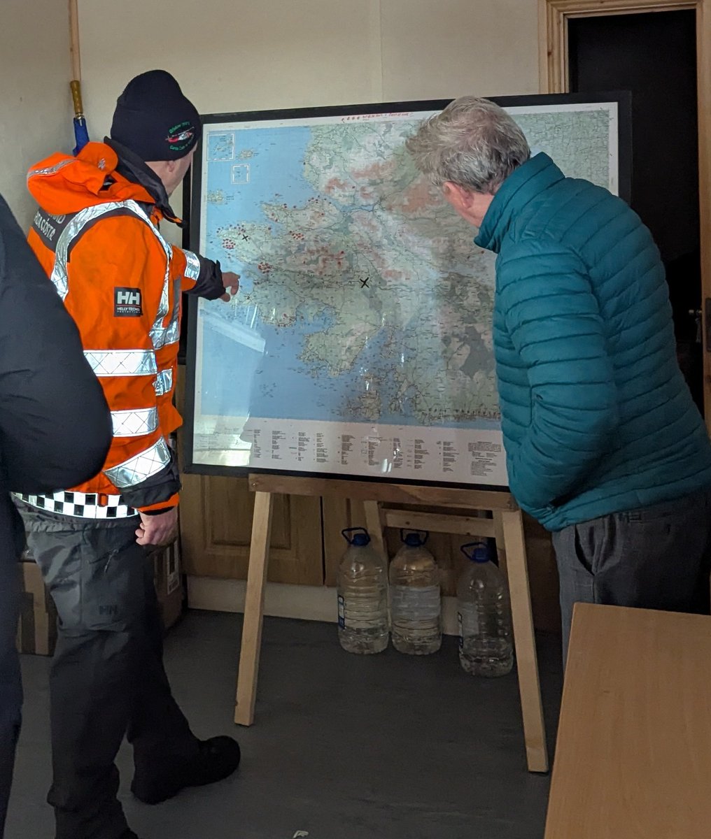 ClegganG's tweet photo. This morning Cleggan Coast Guard welcomed Minister for State for the Coast Guard, Seán Canney TD, on a site visit to Cleggan. There was a great turnout and  we are very grateful to the Minister for giving his time to meet the team. 👍
@IrishCoastGuard @SeanCanney https://t.co/yYhPYapdRc