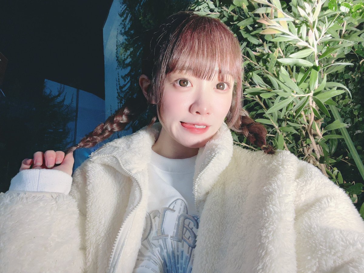 naina_hotaloop's tweet image. 明日は錦糸町で君の事を待ってるよ〜!!
今月が終わる前に逢いに来たよしに来て見てね🩷

終わりも始まりも苦手だし怖いので、今年の終わりを感じて観葉植物になりたいなと思っているないなさんです🪴

おやちゅ〜♡寝うよ〜♡一緒に寝て〜!!