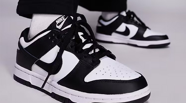 FreeStuffFinder's tweet image. 😱Nike Dunk Shoes Just $43 (Reg $115)
Lowest Price: freestufffinder.com/nike-dunk-shoe…