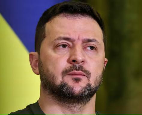 🚨🇺🇸BREAKING: US General Mike Flynn has just called for the arrest of Volodymyr Zelensky and his associates: 

"The loser in chief, Zelensky, along with his corrupt inner circle all need to be arrested - Tens of billions of dollars that were stolen must be recovered."