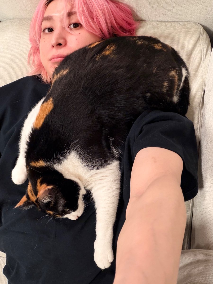 さくまっちさま シャチたんピッタリで手を広げてるのもかわいい佐久間くんはかっこいい