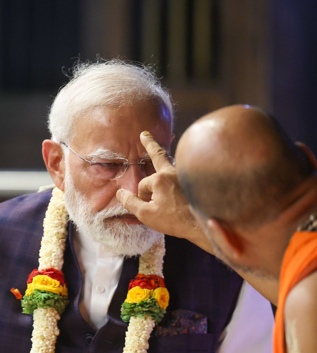 narendramodi's tweet image. Today’s visit to the Sri Krishna Matha in Udupi was very special. The reciting of the Gita was an unforgettable experience. Inaugurated the Suvarna Teertha Mantapa and dedicated the Kanaka Kavacha for Kanakana Kindi. Prayed to Bhagwan Shri Krishna from the Kanakana Kindi. It was…