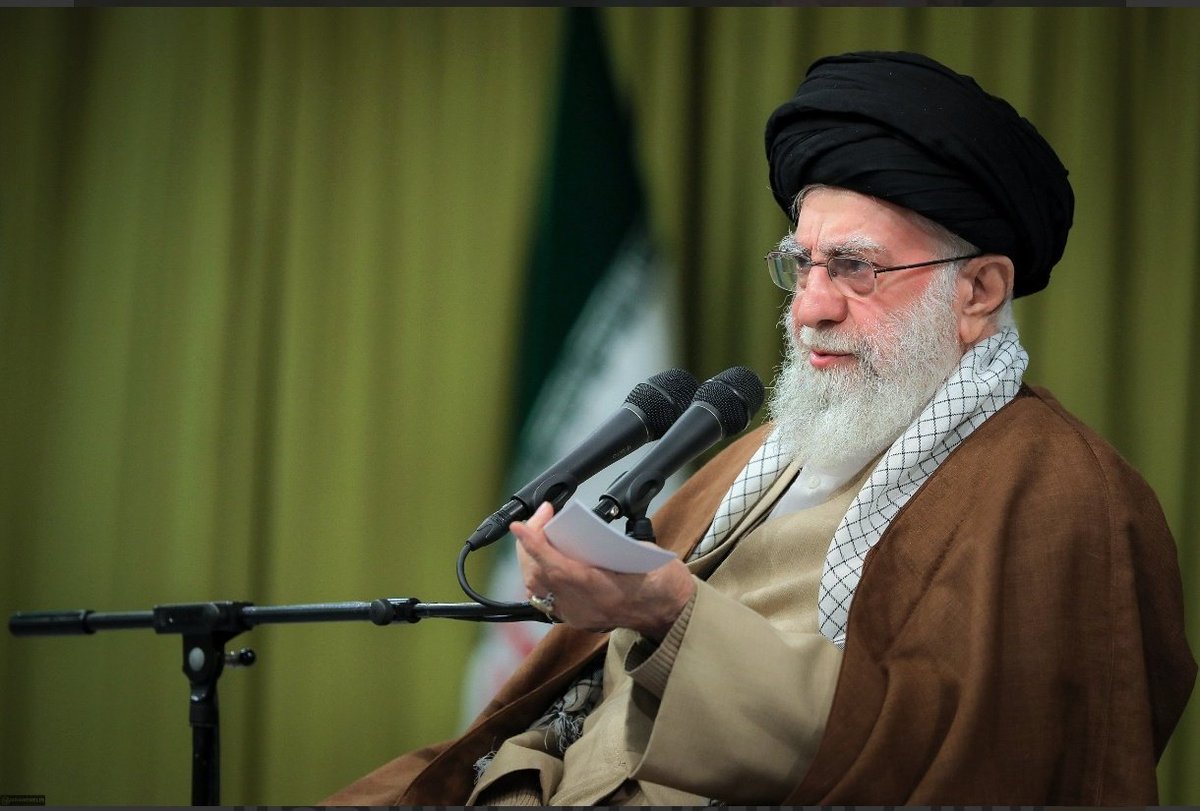 Momhmd58421585's tweet photo. الإمام علي الخامنئي دام ظله عند سقوط سوريا بيد عصابات الجولاني :

إنّ المناطق المحتلّة من #سوريا ستتحرّر على أيدي الشباب السوريّين الغيارى، لا تشكّوا في أن هذا الأمر سيحدث. https://t.co/n1e94KijOA