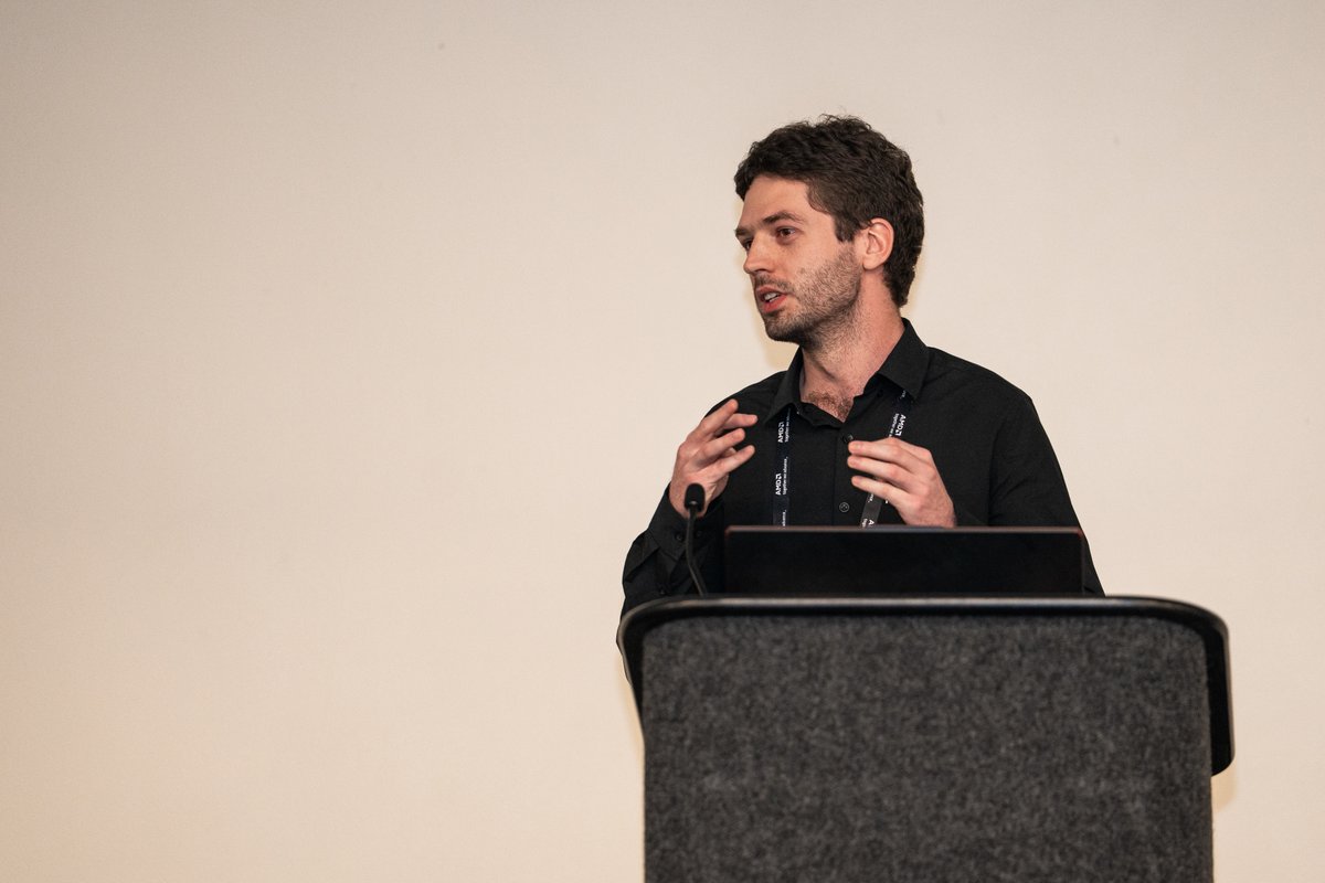 IT4Innovations's tweet image. A Czech footprint in the heart of global #supercomputing &amp;amp; #quantumtech. 
At #SC25, the Czech Republic was right there shaping the future of HPC &amp;amp; quantum computing.
🇬🇧 it4i.cz/en/about/infos…

#supercomputers #VLQ #quantumcomputer 🇨🇿 @eINFRA_CZ 

📸 Lillie Elliot, SC Photography