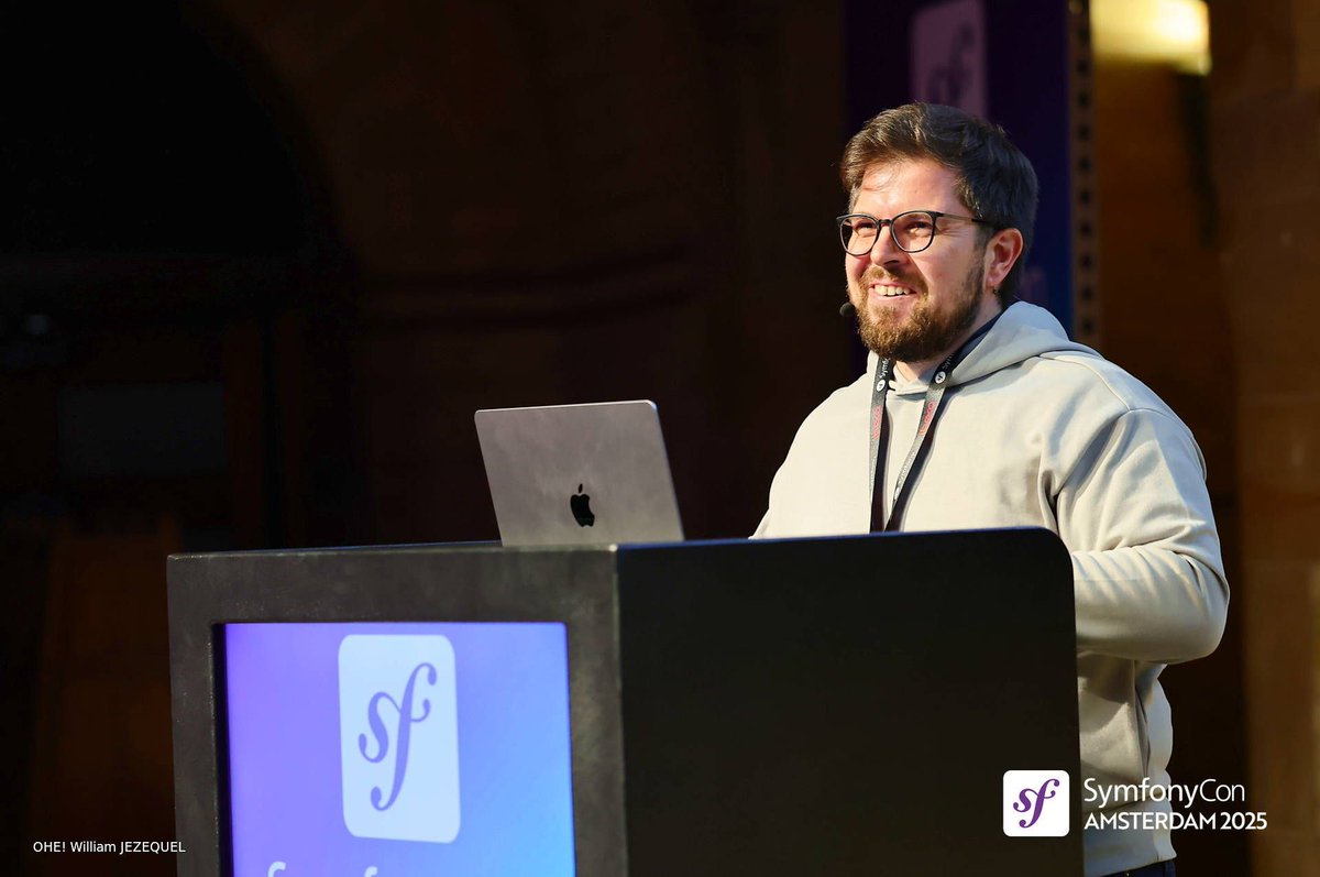 symfonycon's tweet image. ✨ Just on stage we had: Valentin Rusev with “Inside the First Git Commit: Powerful Ideas Behind a Minimal Start”✨

At #SymfonyCon Amsterdam 2025, Valentin explored the genius behind Git’s first commit — from immutable blobs to Unix philosophy in action! 🔧💡🖤

#Symfony #PHP