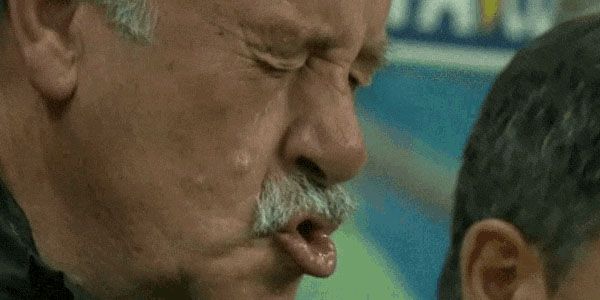 thecodinglove's tweet image. When I learn a teammate’s Friday morning release is still going at 5 p.m. thecodinglove.com/when-i-learn-a…