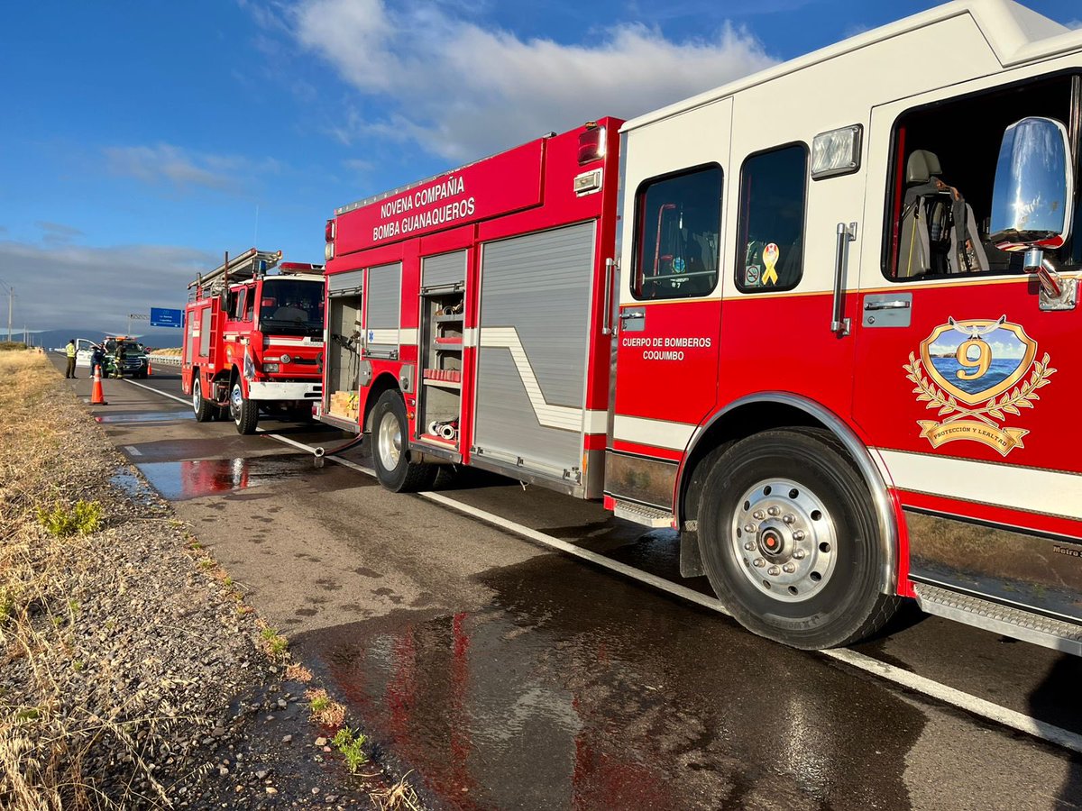 Novenacbc's tweet image. 𝗣𝗥𝗘𝗡𝗦𝗔| 🚨- Nuestra  Compañía  trabajo con nuestro carro BR9 BX9 en #Fuego en #VehiculoMenor con Propagación a #pastizales, Ruta 5 km 432.