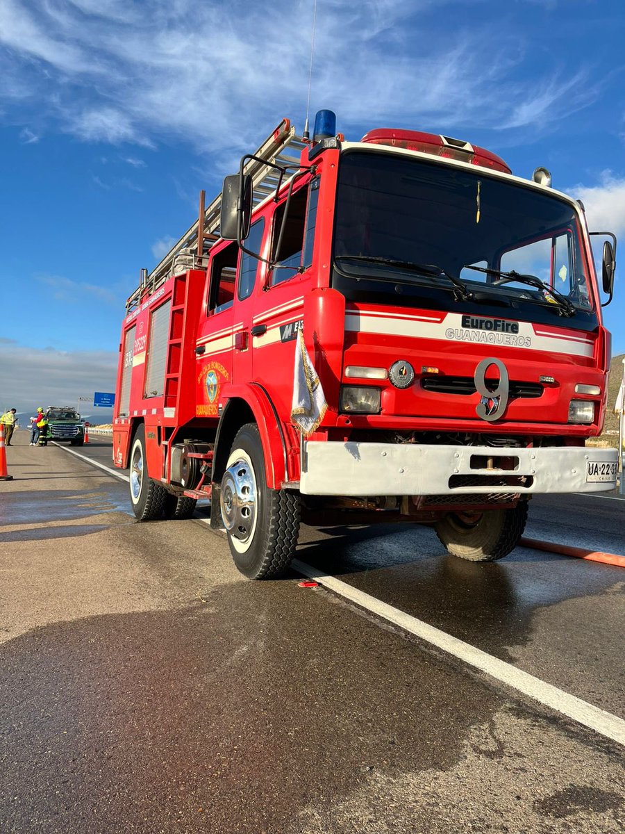Novenacbc's tweet image. 𝗣𝗥𝗘𝗡𝗦𝗔| 🚨- Nuestra  Compañía  trabajo con nuestro carro BR9 BX9 en #Fuego en #VehiculoMenor con Propagación a #pastizales, Ruta 5 km 432.