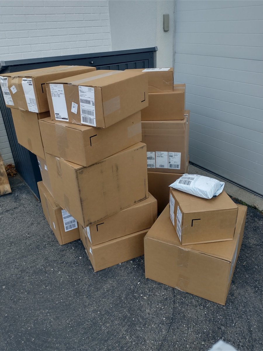 Donj151.9 tweet media