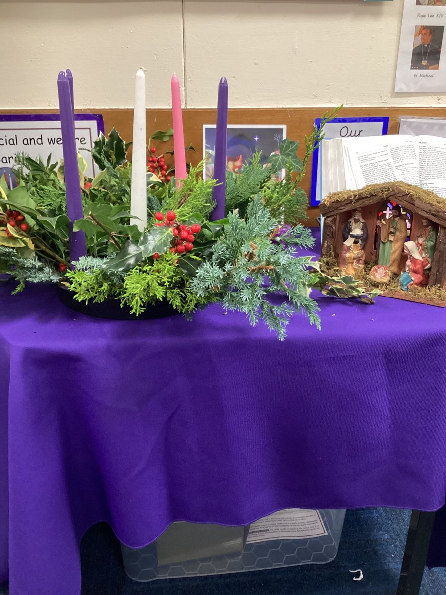 A festive afternoon in Year 5 preparing for Advent. The classroom is looking lovely!