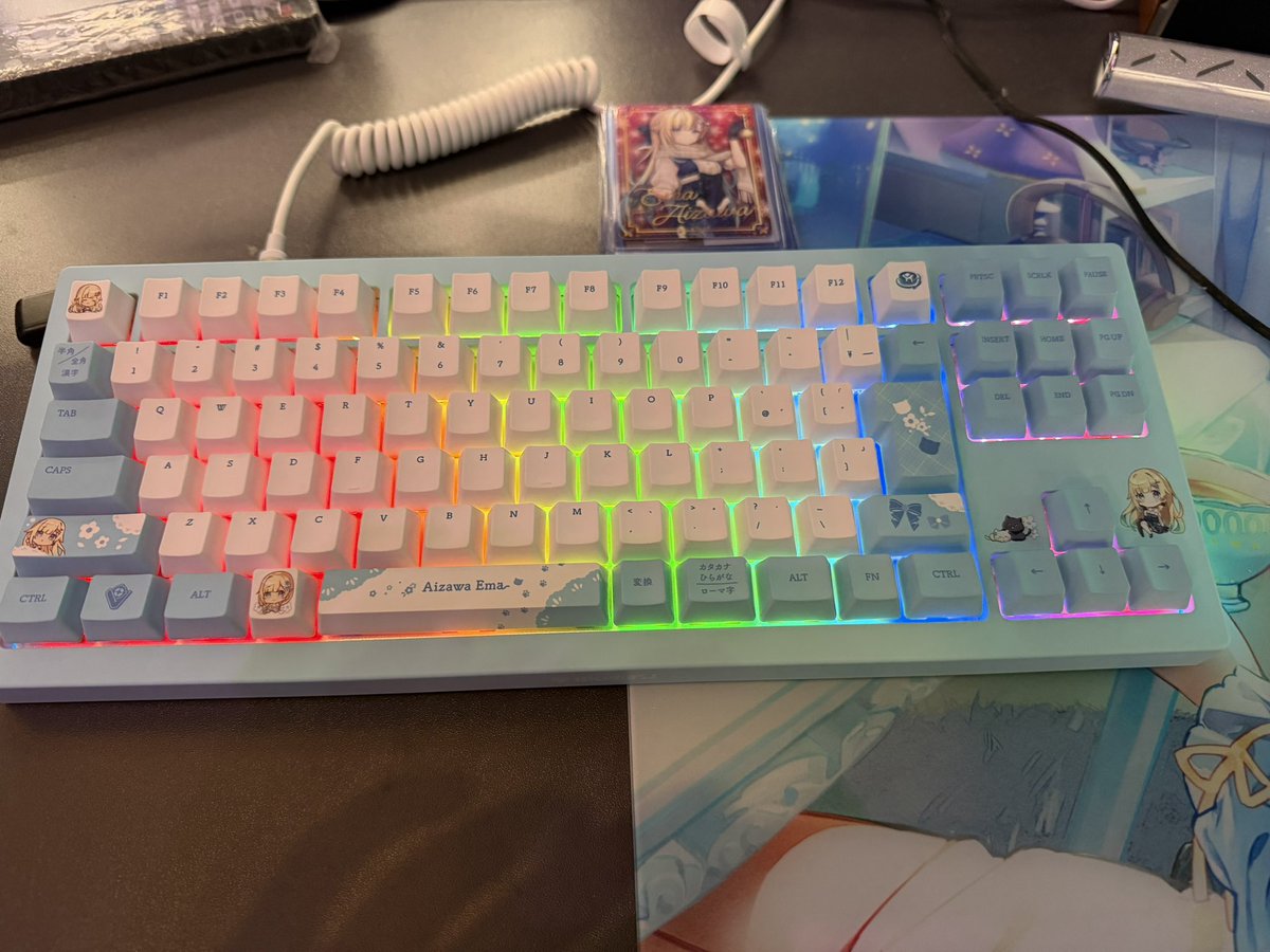 やっとエマたそのキーボードを開封しました！6月からエマたそを推し